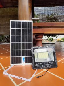 chất liệu nhôm, đèn năng lượng, đèn NLMT, đèn P200, đèn pha, LifePO4